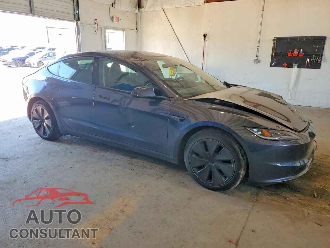 TESLA MODEL 3 2026 - 5YJ3E1EB3TF124686
