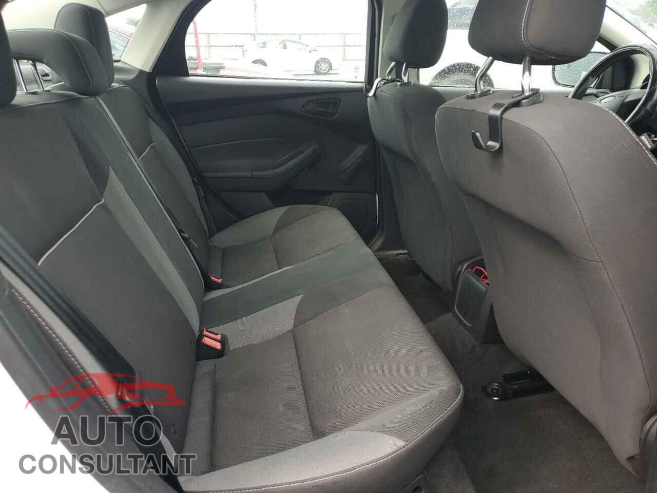 FORD FOCUS 2013 - 1FADP3E24DL138921