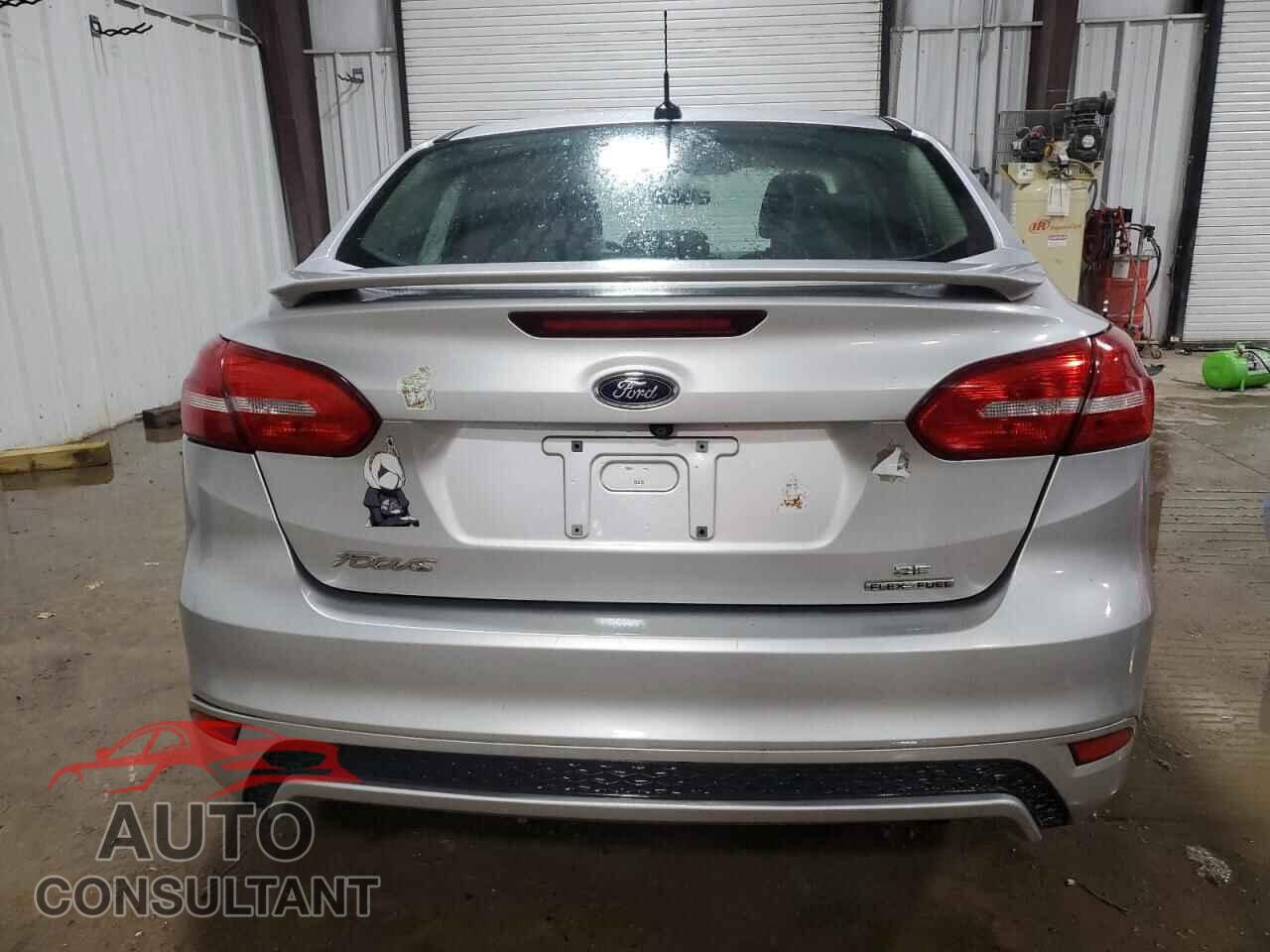 FORD FOCUS 2015 - 1FADP3F21FL239044