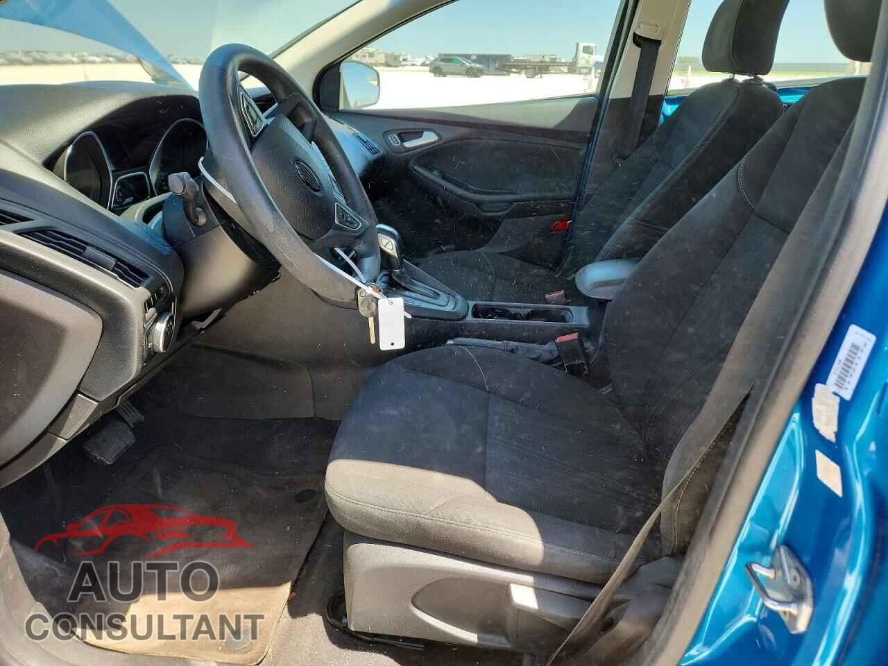 FORD FOCUS 2015 - 1FADP3F23FL207955