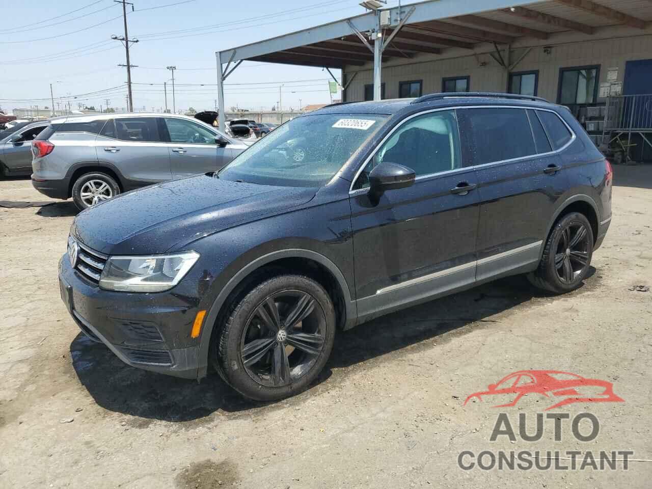 VOLKSWAGEN TIGUAN 2018 - 3VV3B7AX0JM051848