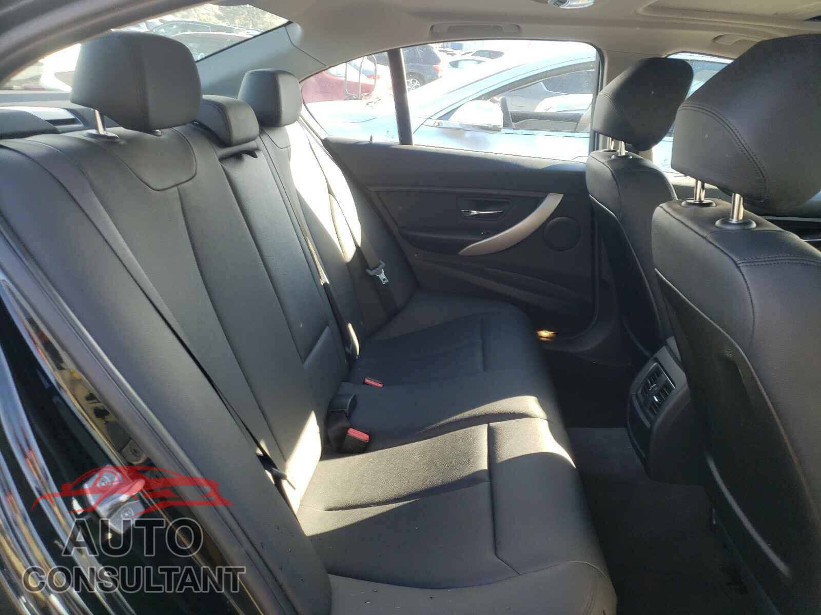 BMW 3 SERIES 2016 - WBA8E1G55GNU10699