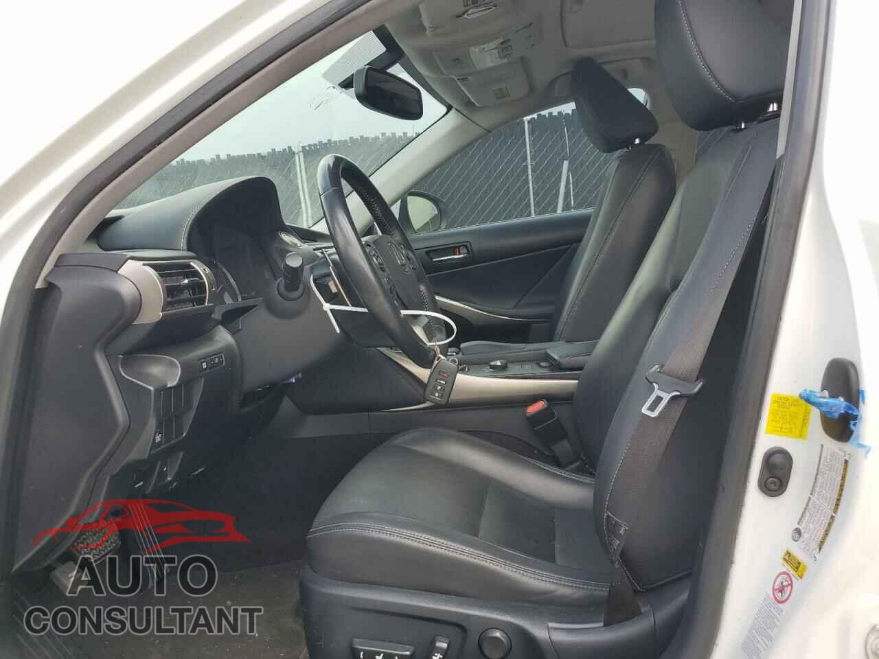 LEXUS IS 2015 - JTHBF1D24F5063654