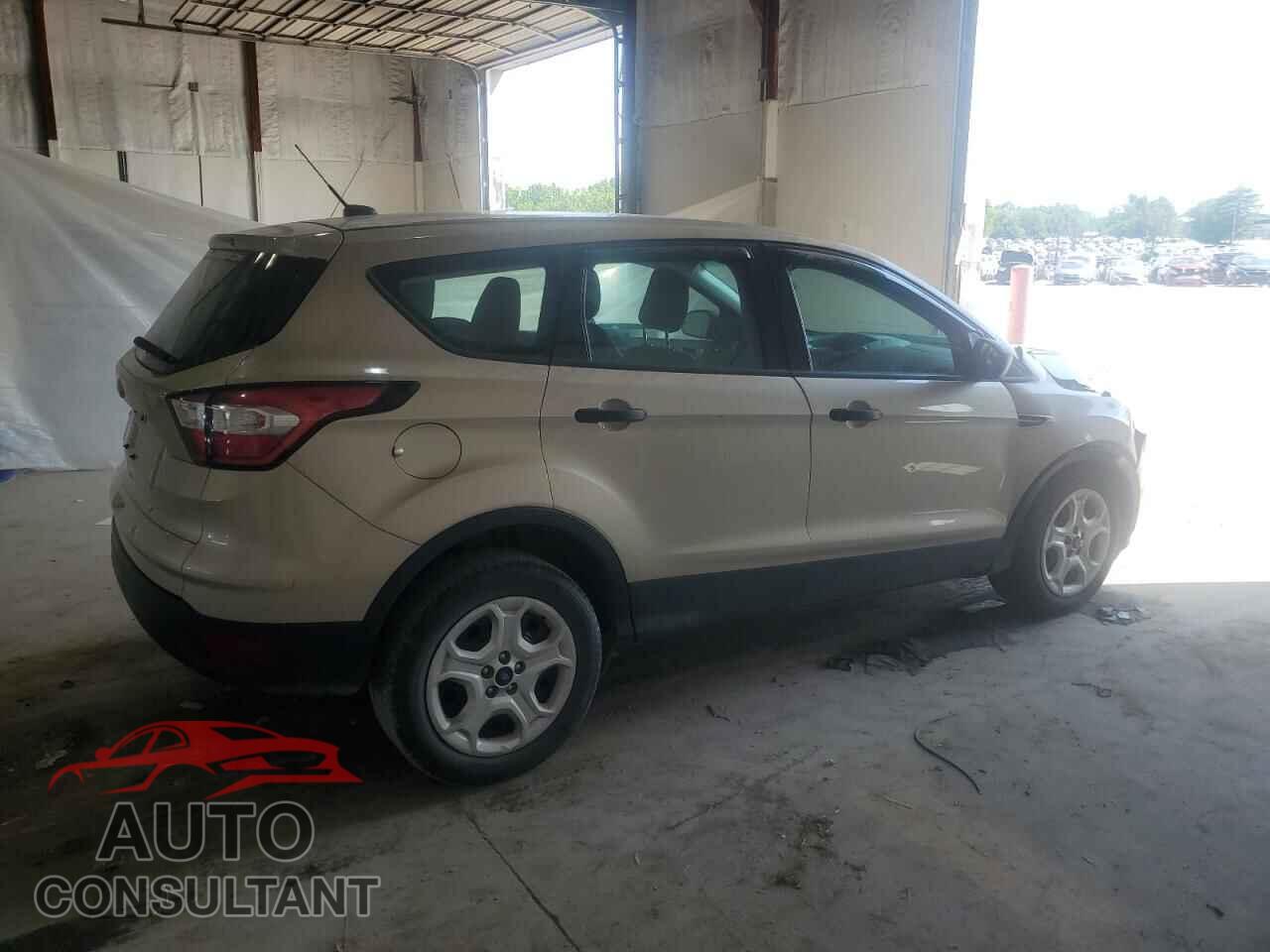 FORD ESCAPE 2018 - 1FMCU0F77JUD43500
