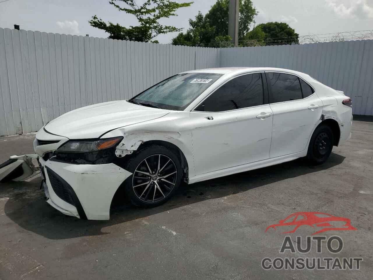 TOYOTA CAMRY 2021 - 4T1G11AK1MU438800