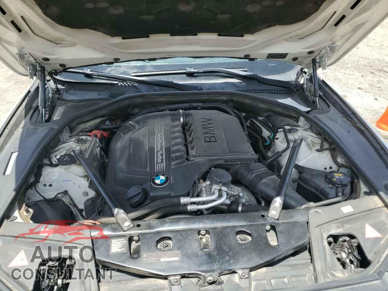 BMW 5 SERIES 2014 - WBA5B1C55ED483785
