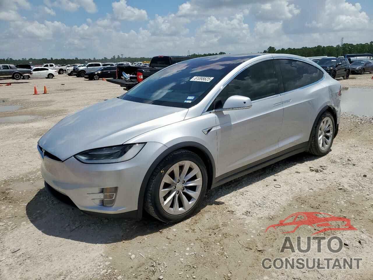 TESLA MODEL X 2018 - 5YJXCBE21JF113146