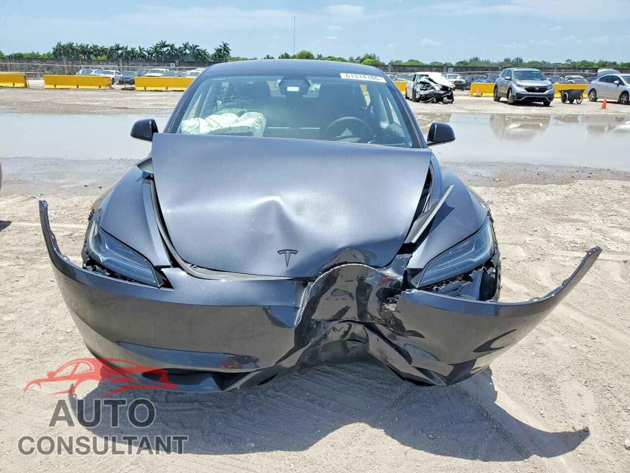 TESLA MODEL 3 2026 - 5YJ3E1EAXTF142318