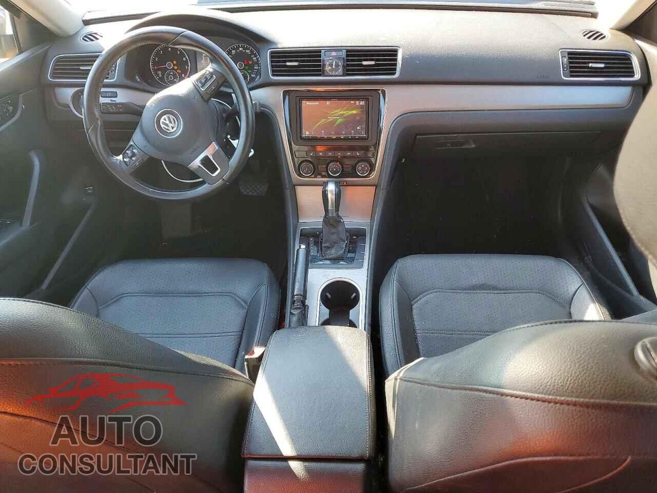 VOLKSWAGEN PASSAT 2014 - 1VWBS7A34EC054604