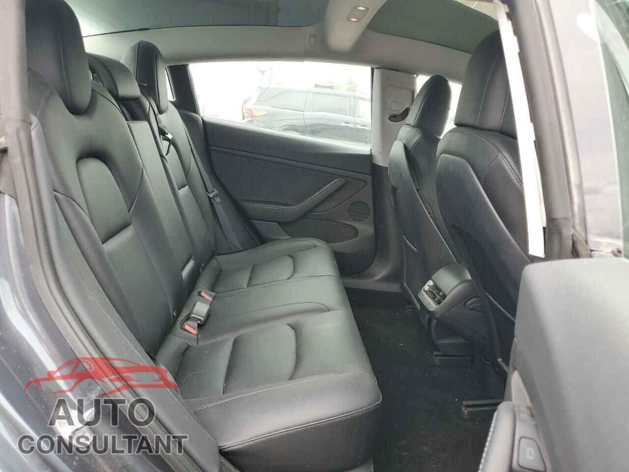 TESLA MODEL 3 2022 - 5YJ3E1EA5NF250509