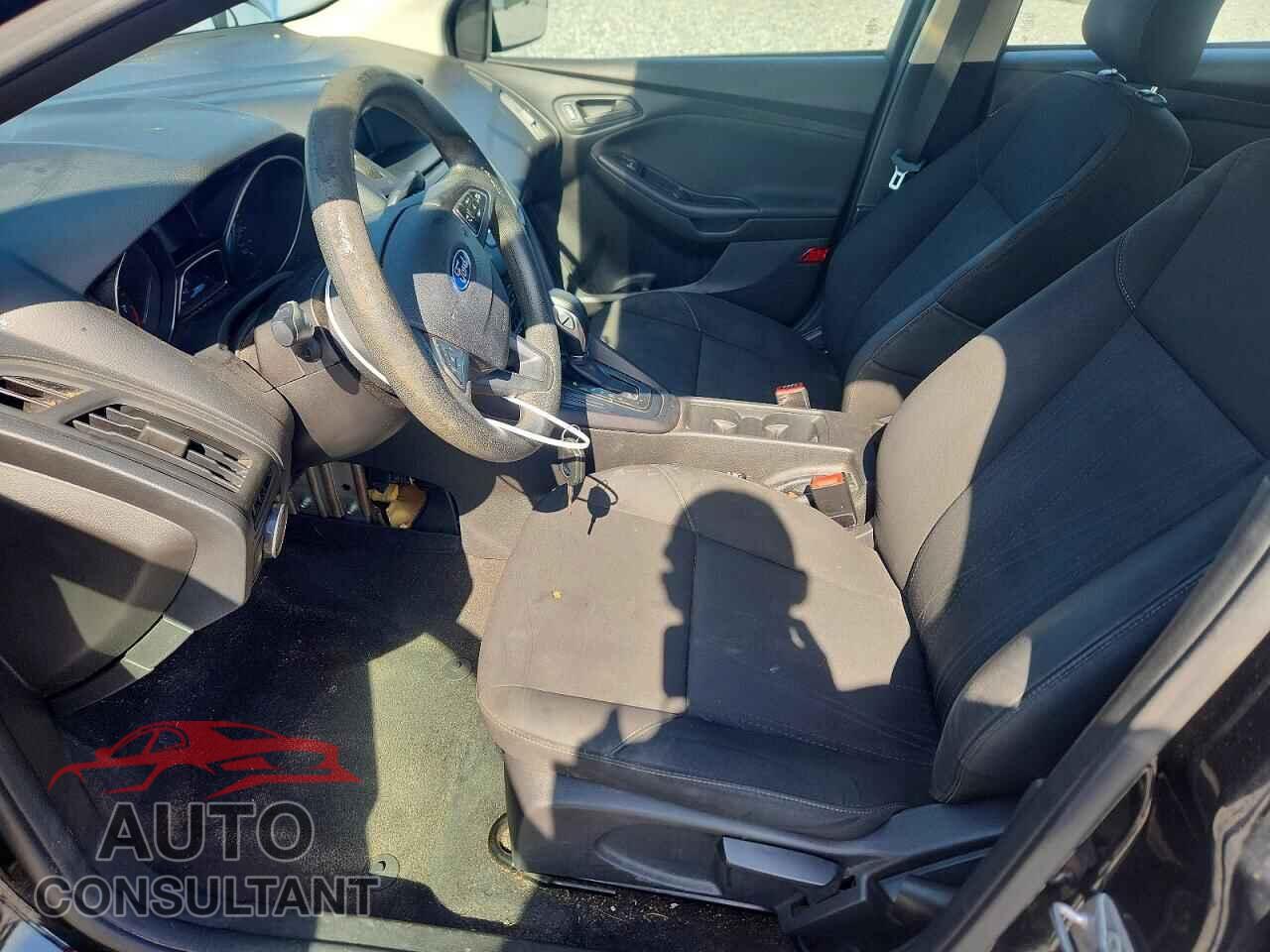 FORD FOCUS 2015 - 1FADP3E28FL355942