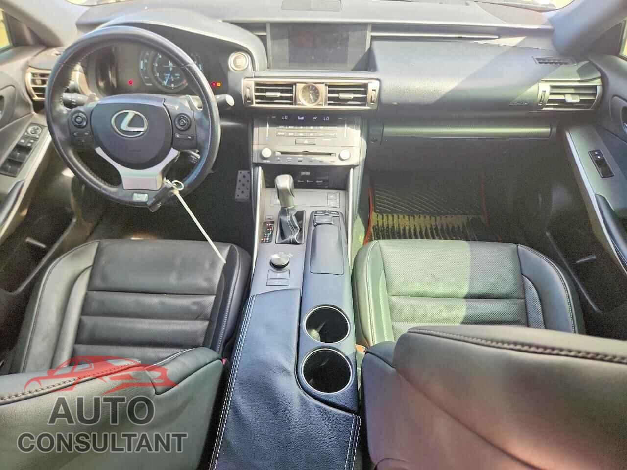 LEXUS IS 2015 - JTHBE1D28F5016386