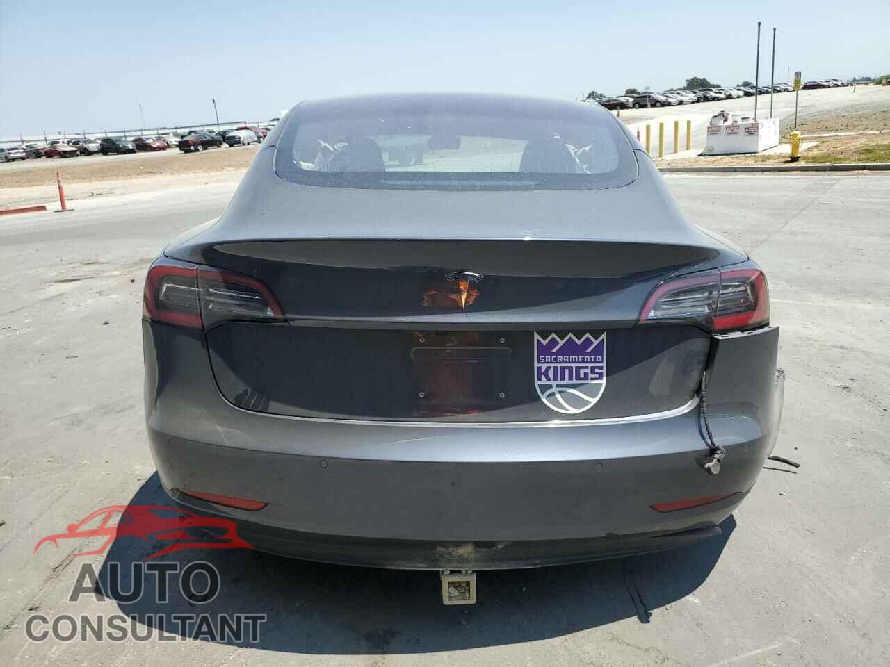 TESLA MODEL 3 2018 - 5YJ3E1EA8JF021672