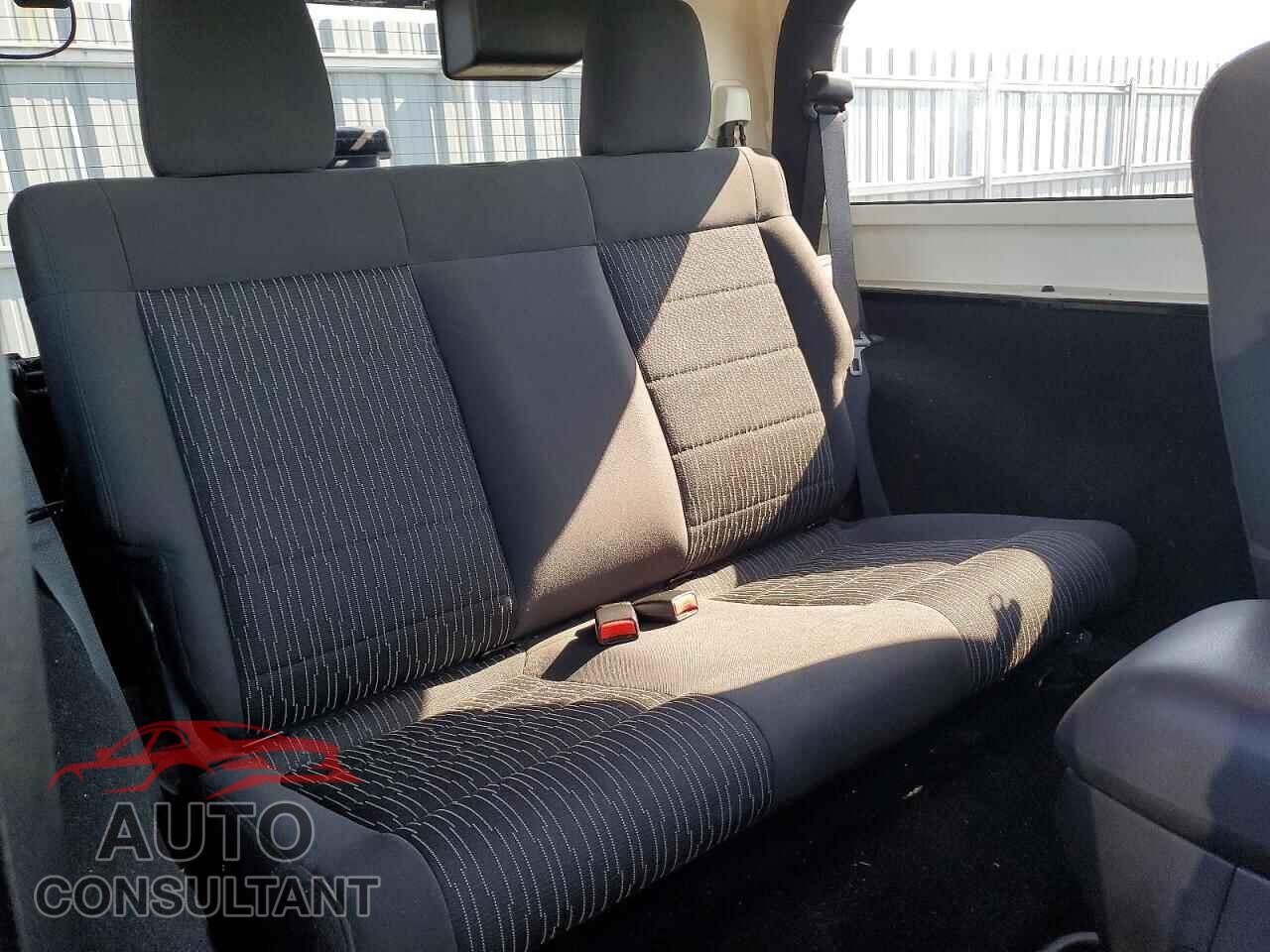 JEEP WRANGLER 2011 - 1J4AA2D10BL558023