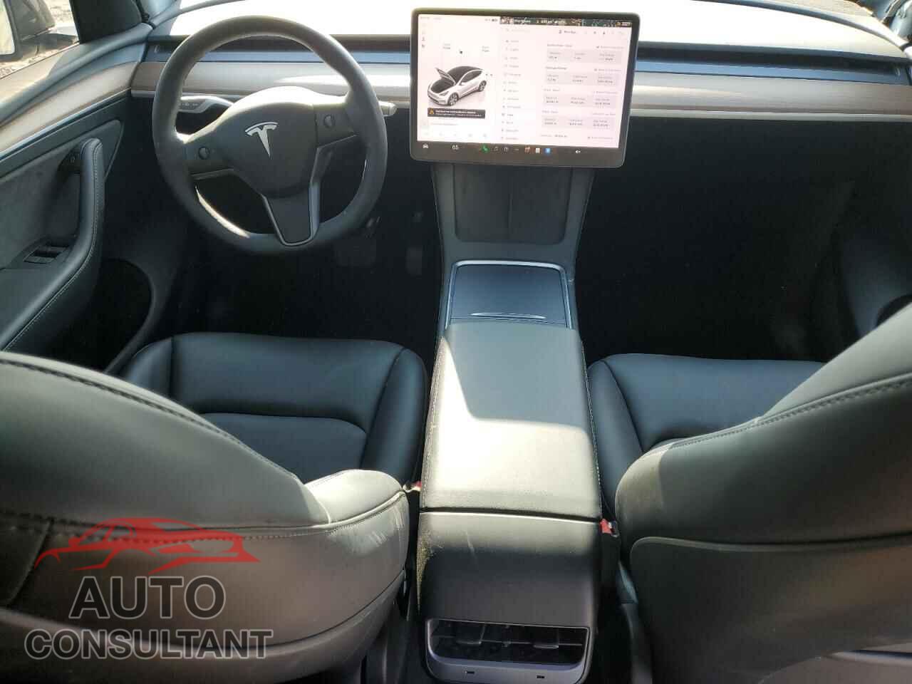 TESLA MODEL Y 2024 - 7SAYGAEEXRF005653