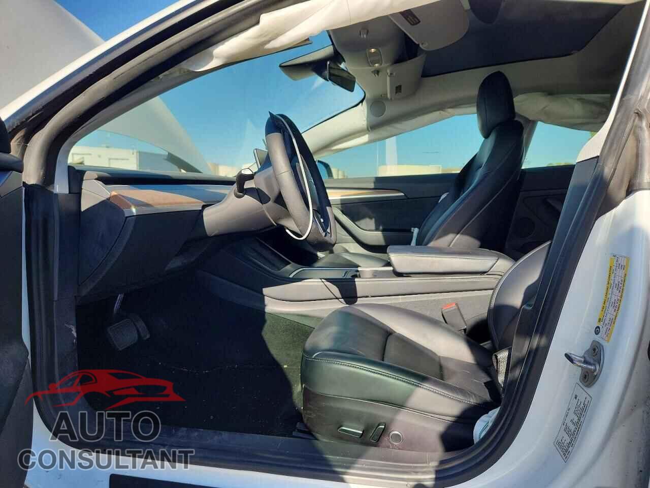 TESLA MODEL 3 2021 - 5YJ3E1EB4MF015414