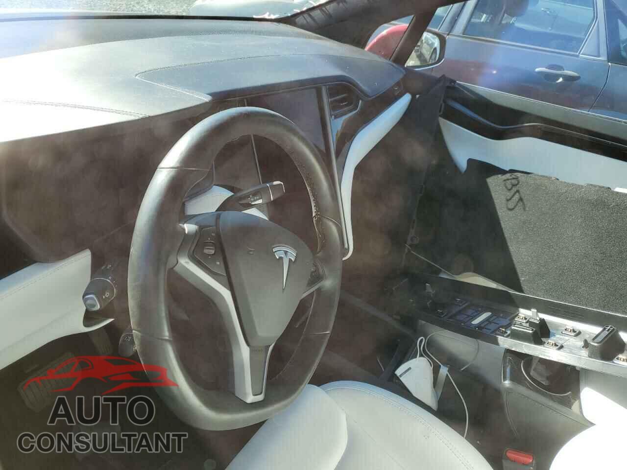 TESLA MODEL X 2020 - 5YJXCBE21LF299015