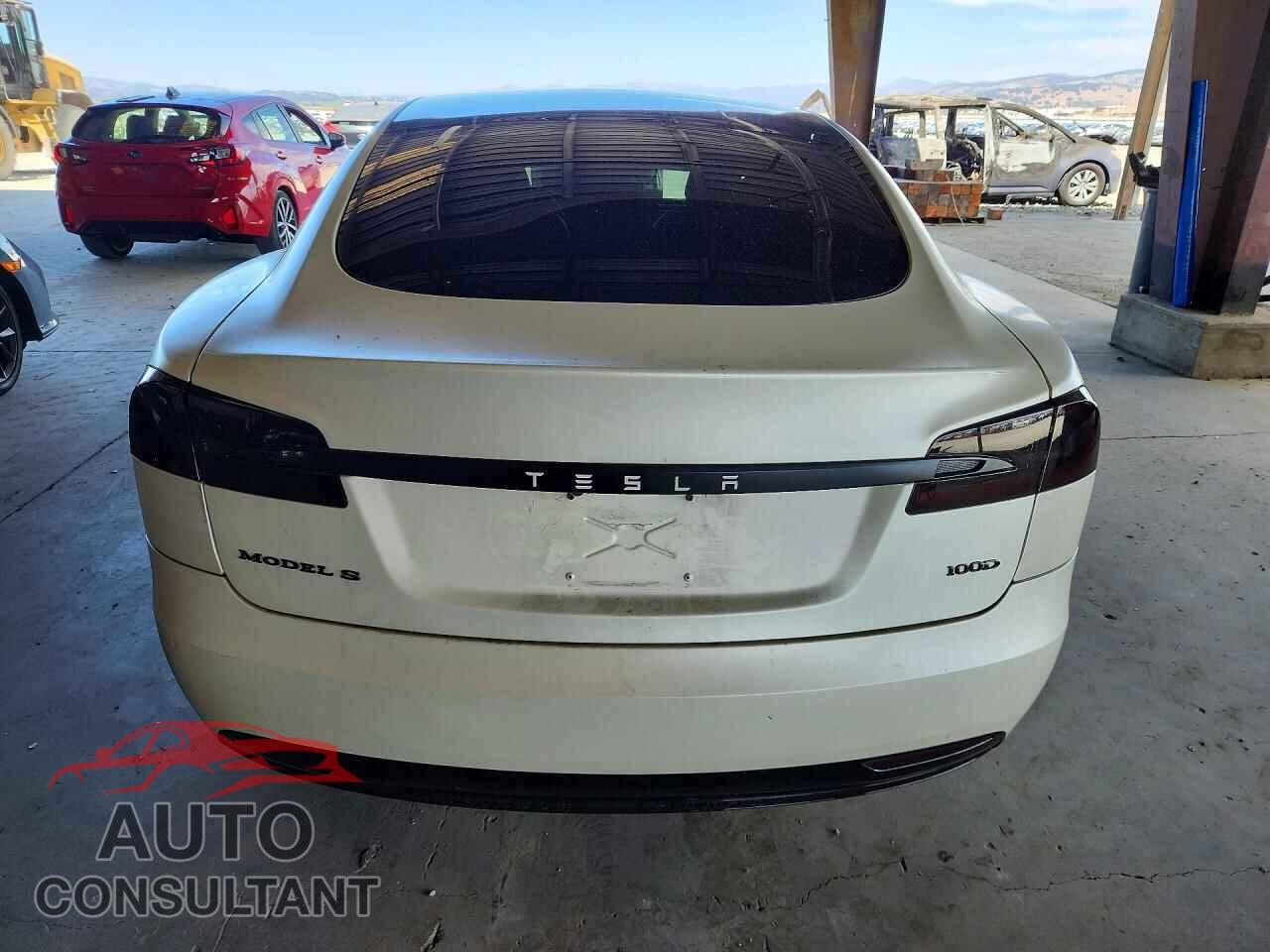 TESLA MODEL S 2017 - 5YJSA1E20HF208219
