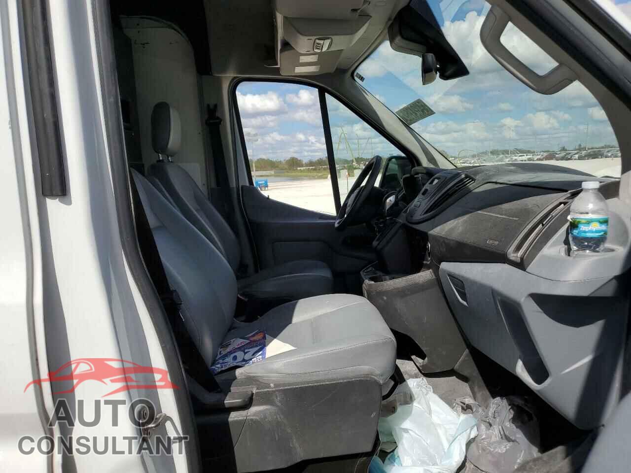 FORD TRANSIT 2017 - 1FTYR2CM0HKA04813