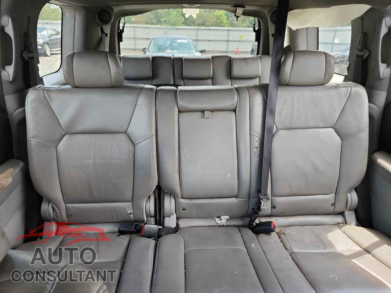 HONDA PILOT 2010 - 5FNYF4H62AB024109
