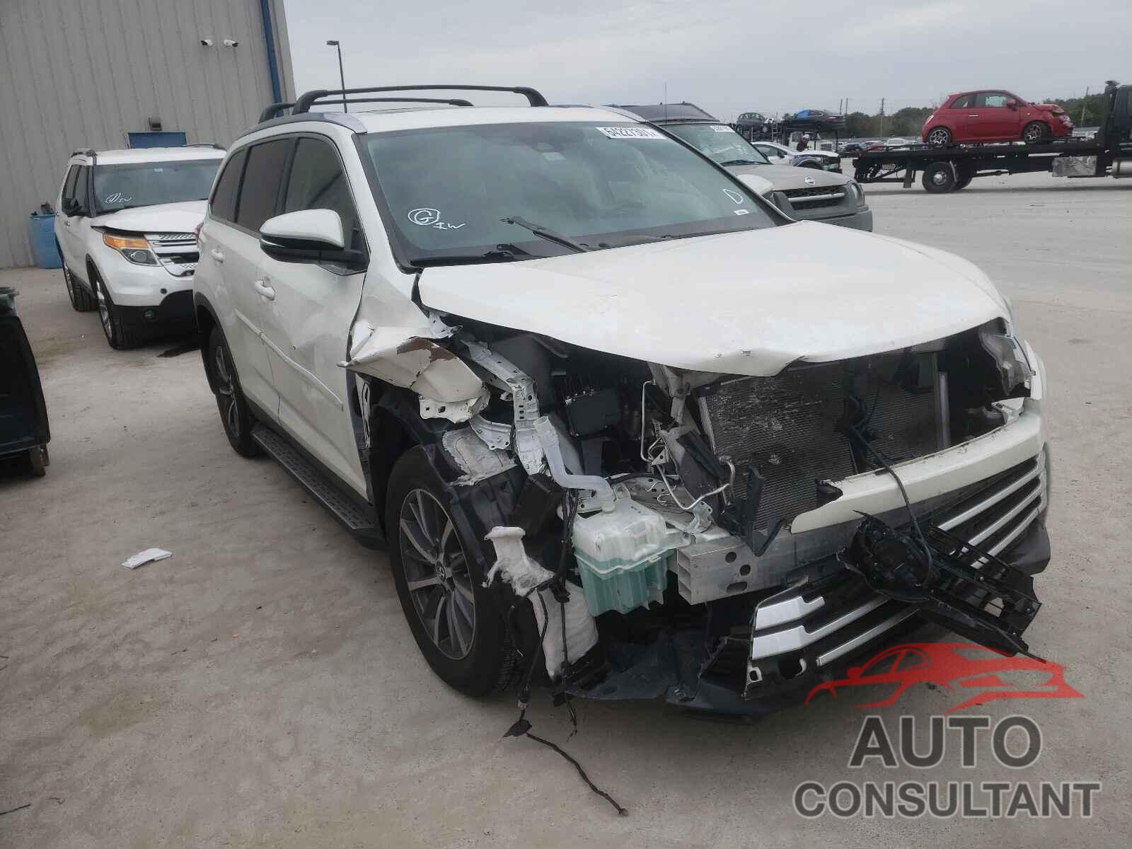 TOYOTA HIGHLANDER 2019 - 5TDJZRFH0KS594410