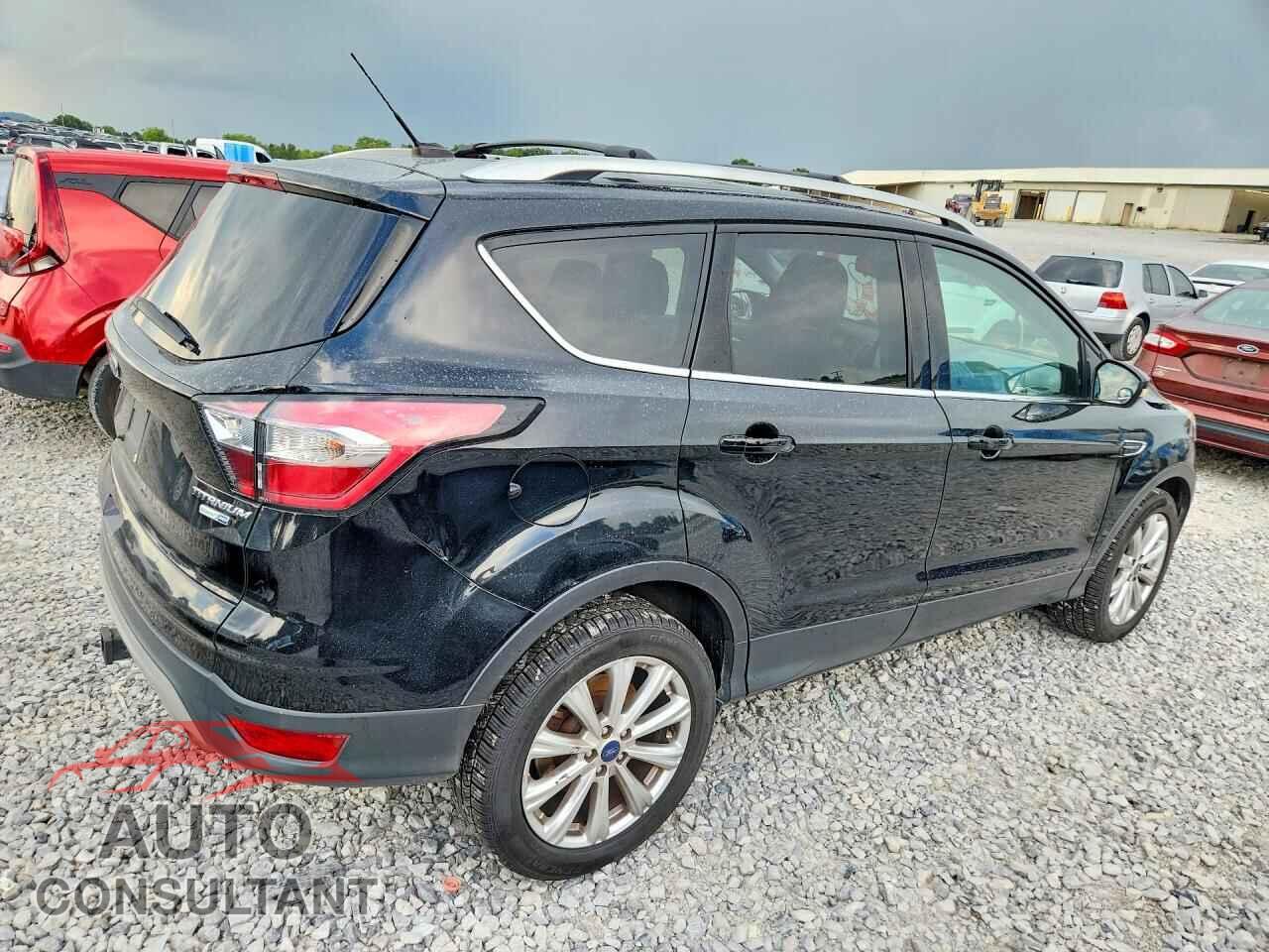 FORD ESCAPE 2017 - 1FMCU9J93HUD63962