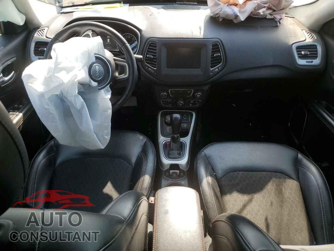 JEEP COMPASS 2018 - 3C4NJDBB1JT348953
