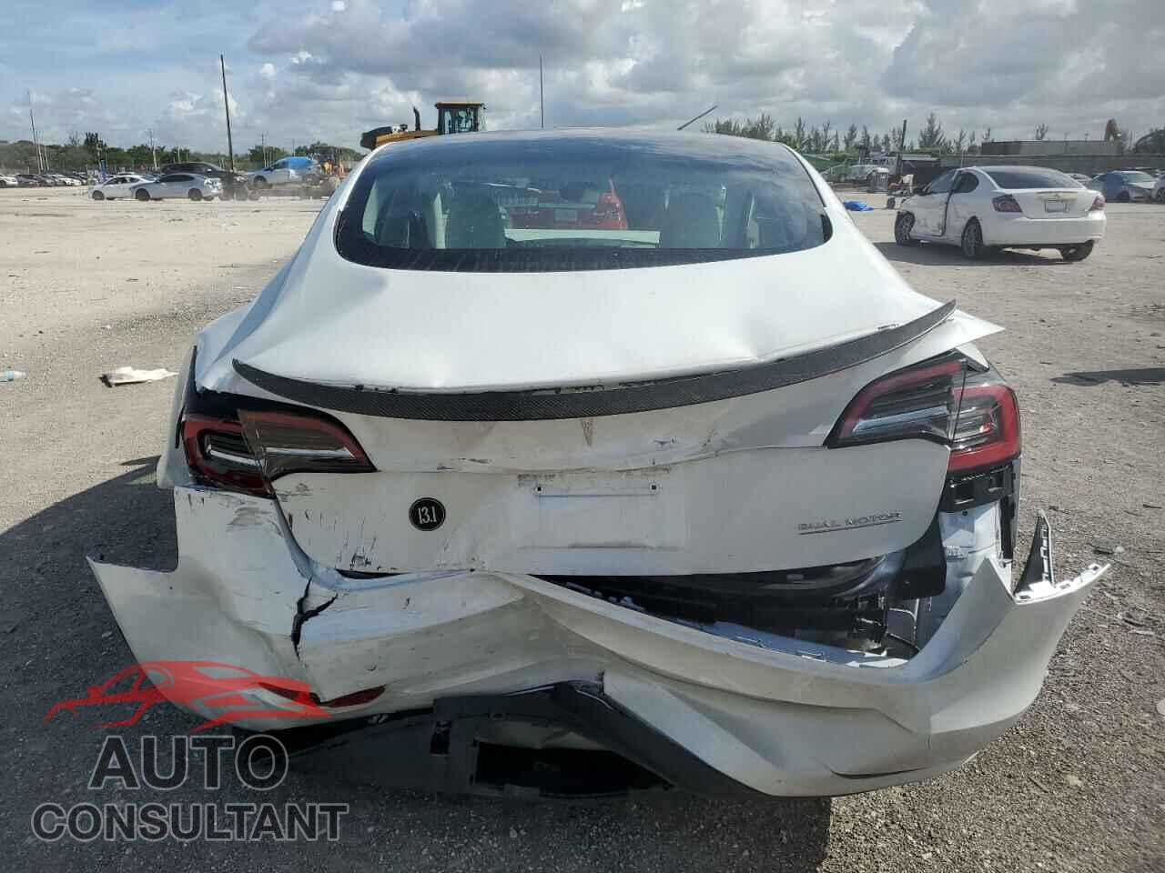 TESLA MODEL 3 2023 - 5YJ3E1EC2PF480903