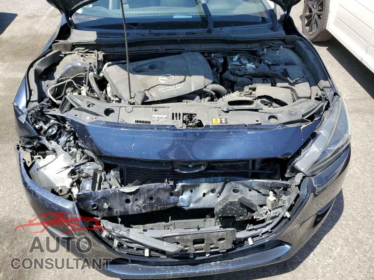 MAZDA 3 2018 - 3MZBN1L37JM263300
