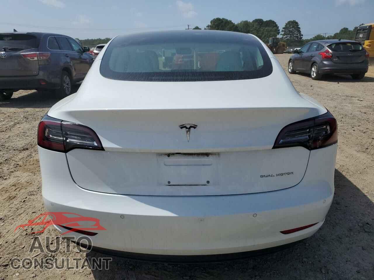 TESLA MODEL 3 2018 - 5YJ3E1EB3JF101177