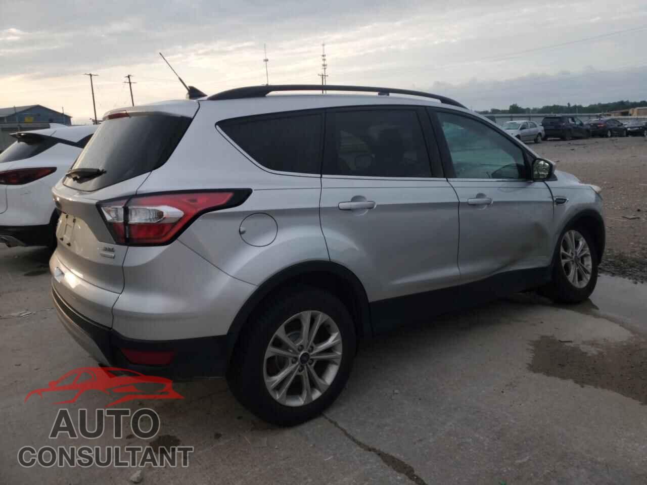 FORD ESCAPE 2018 - 1FMCU0HD2JUC02255