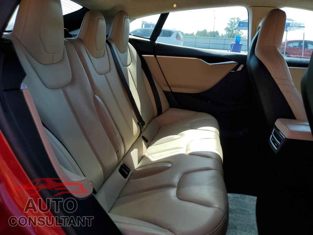 TESLA MODEL S 2015 - 5YJSA1V21FF100219