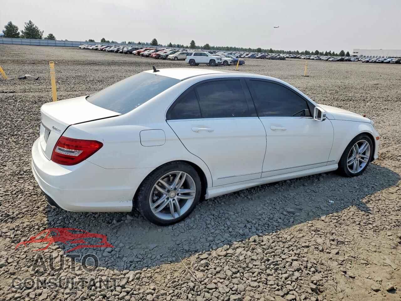 MERCEDES-BENZ C-CLASS 2013 - WDDGF8AB9DR255829