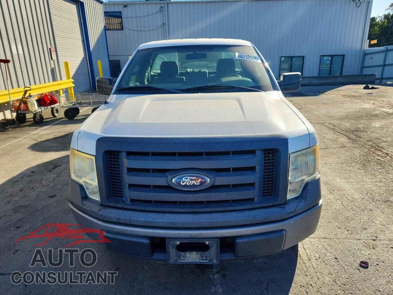 FORD F150 2011 - 1FTMF1CF6BFC77726