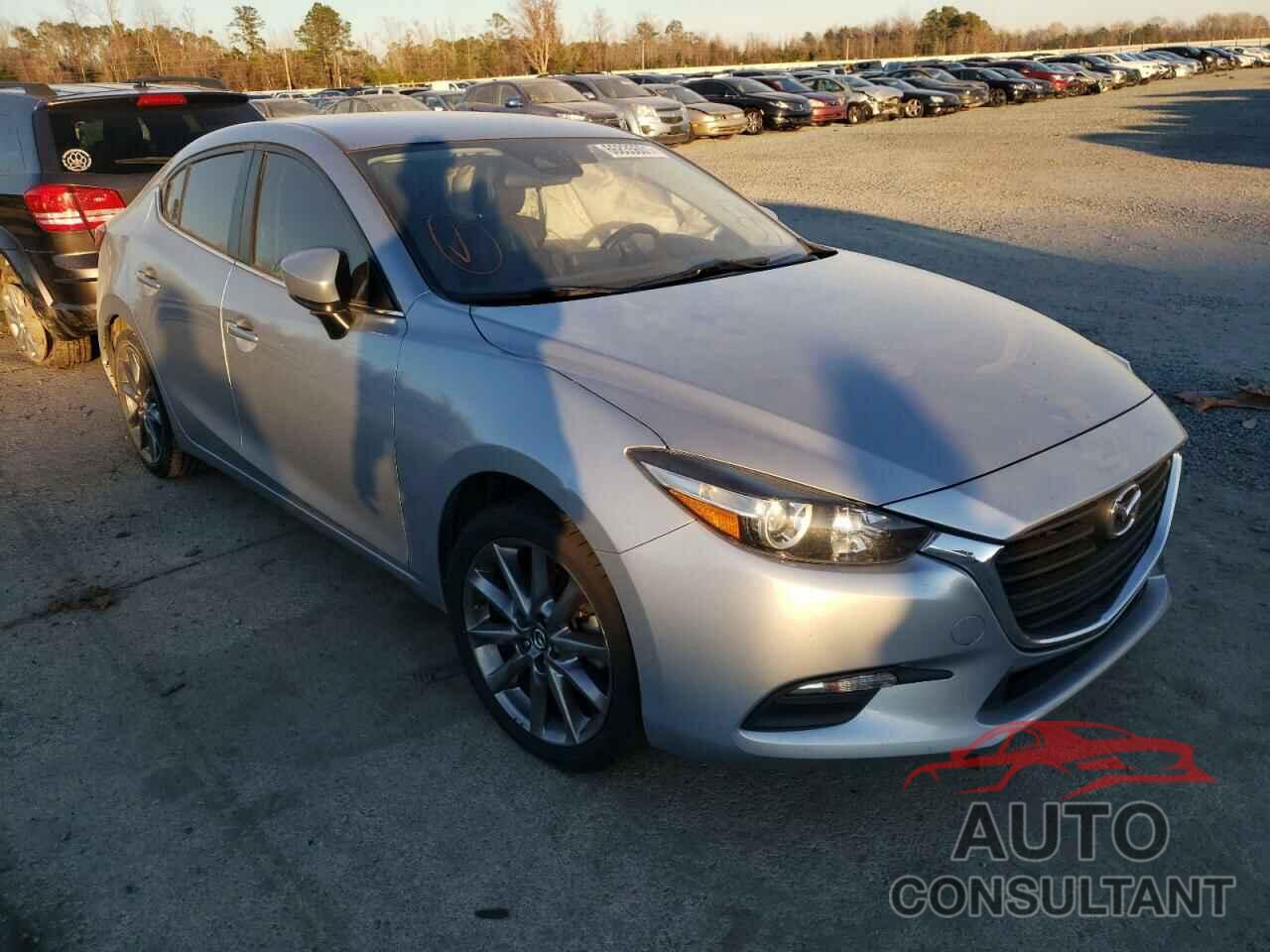 MAZDA 3 2018 - 3MZBN1V38JM164451