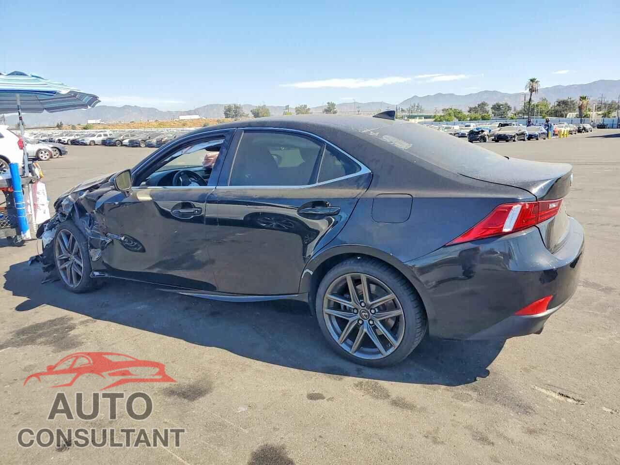 LEXUS IS 2014 - JTHBE1D20E5010421
