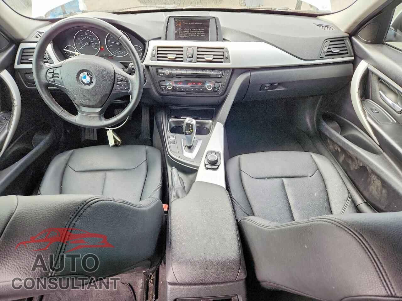 BMW 3 SERIES 2013 - WBA3C1G53DNR44893