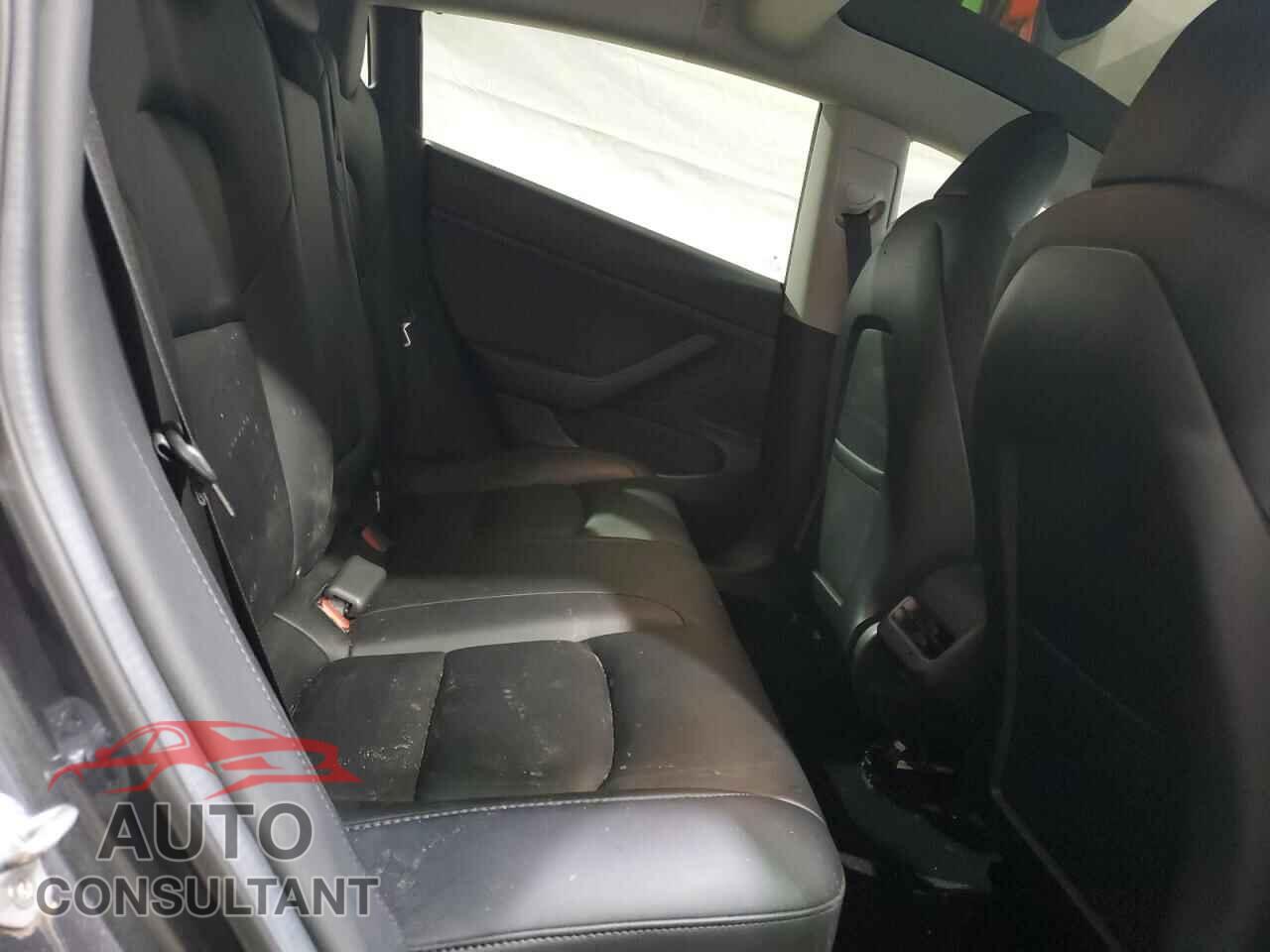 TESLA MODEL 3 2019 - 5YJ3E1EB4KF512038