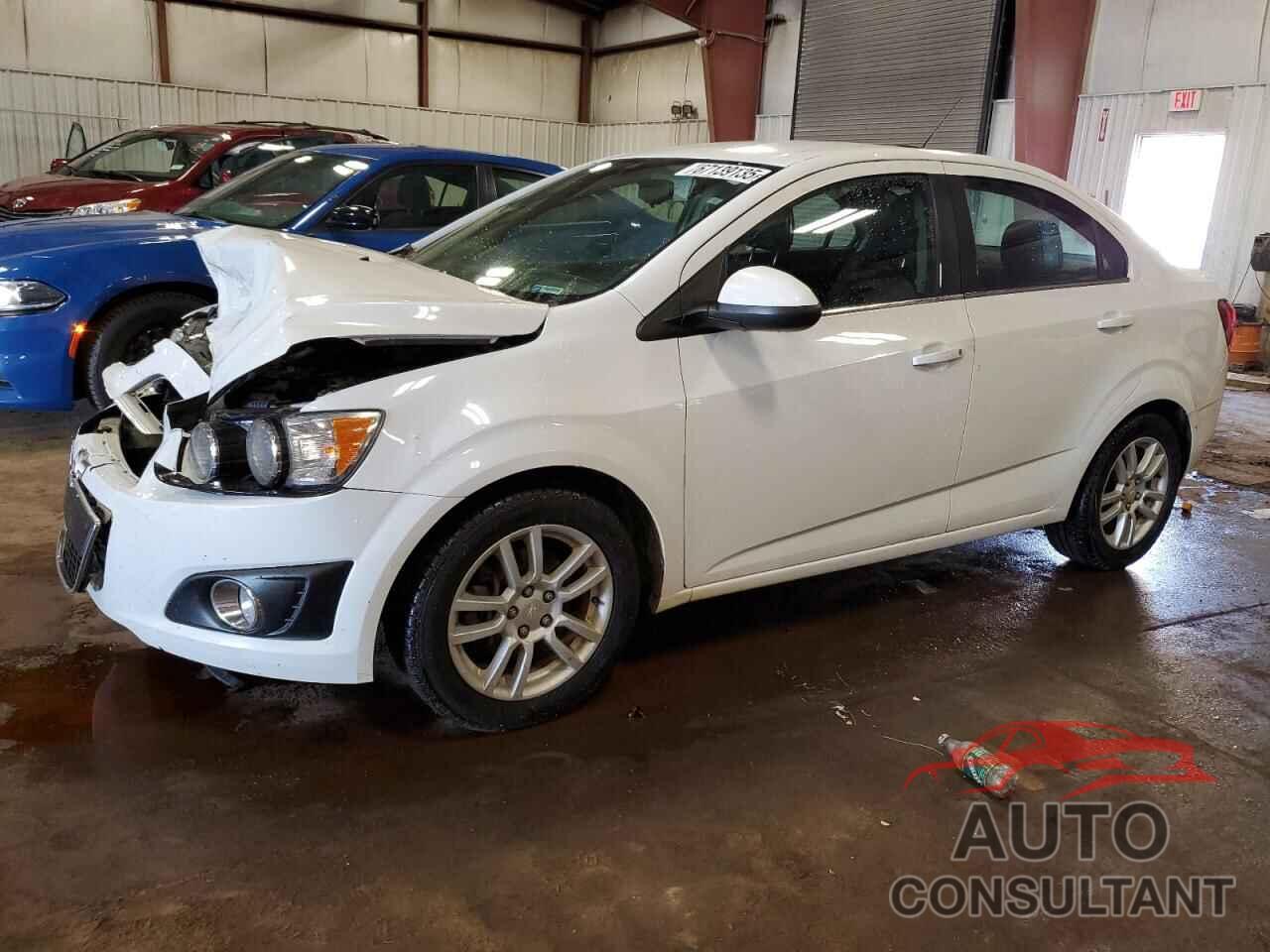 CHEVROLET SONIC 2016 - 1G1JC5SH2G4110930