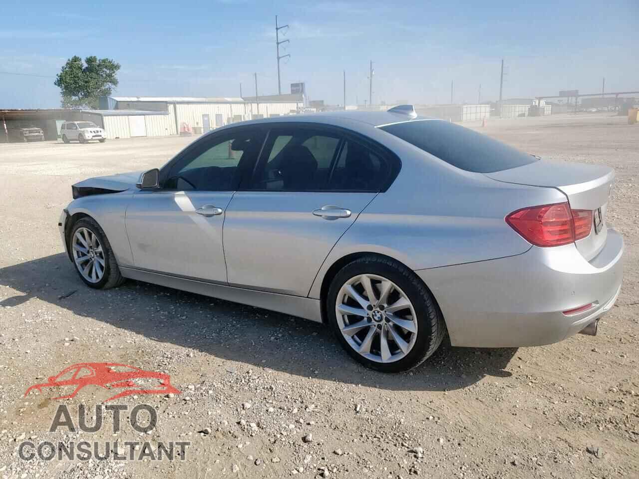 BMW 3 SERIES 2013 - WBA3B9C56DF585718