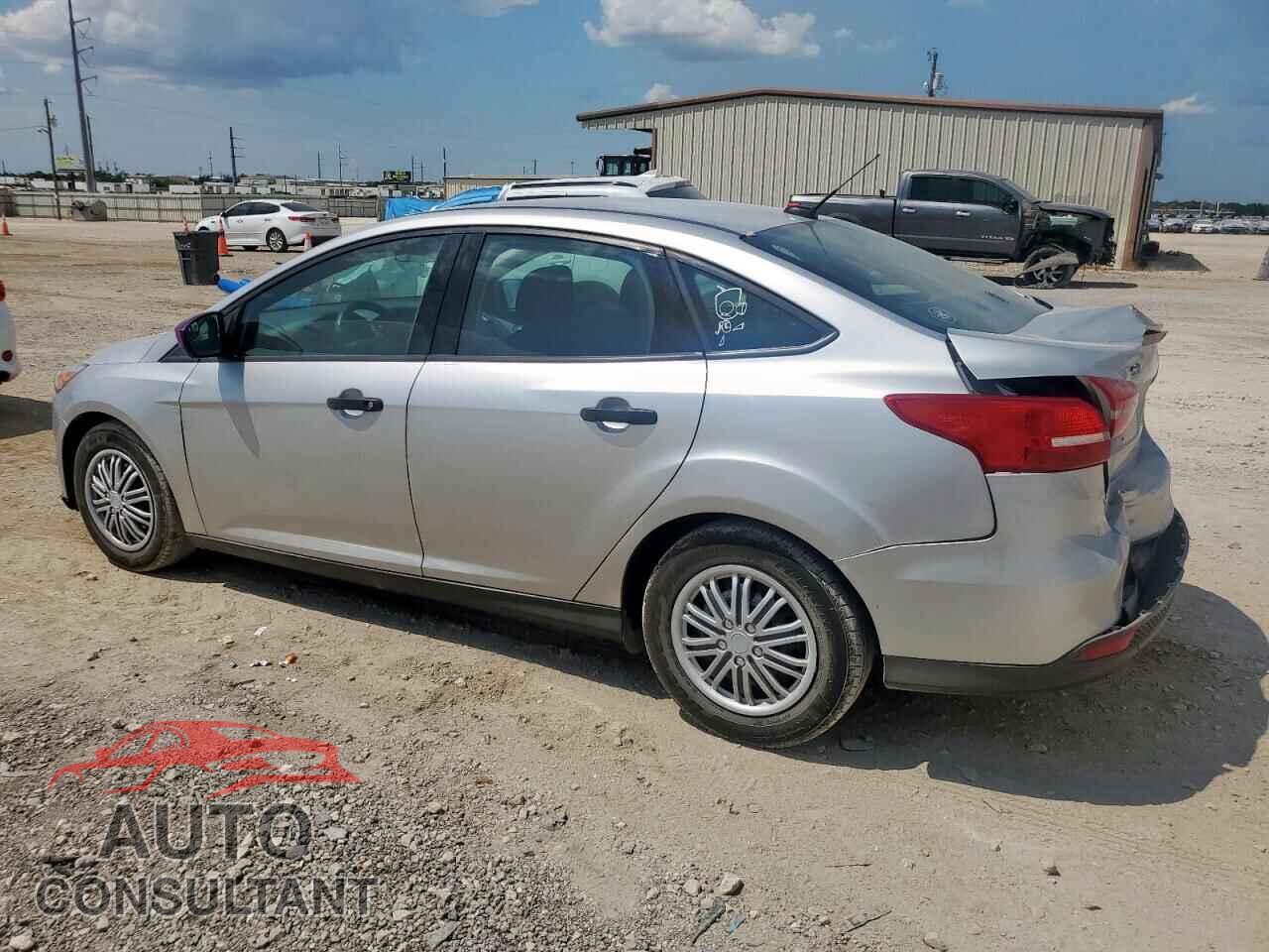 FORD FOCUS 2018 - 1FADP3E23JL208145
