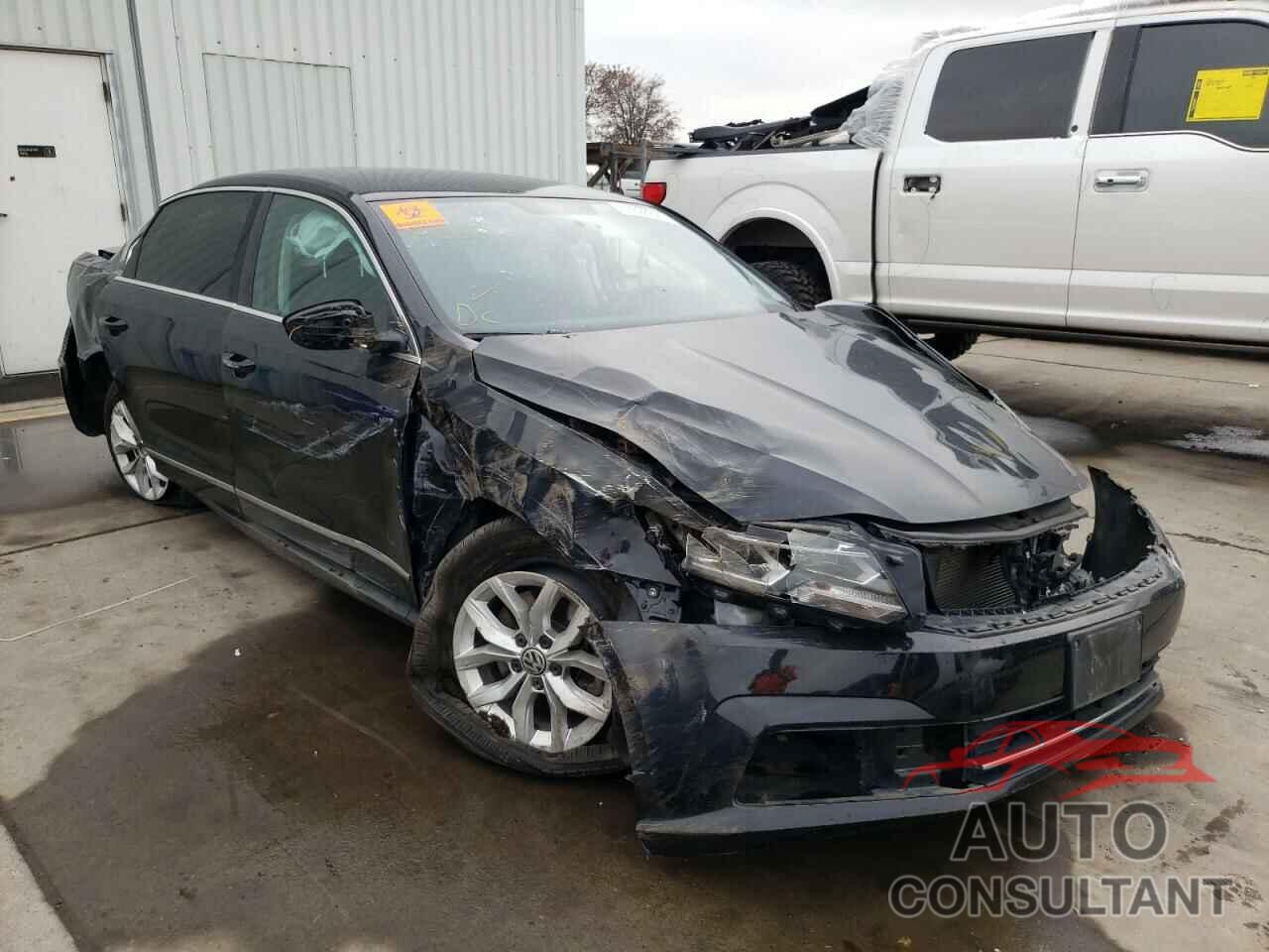 VOLKSWAGEN PASSAT 2017 - 1VWAT7A37HC013221
