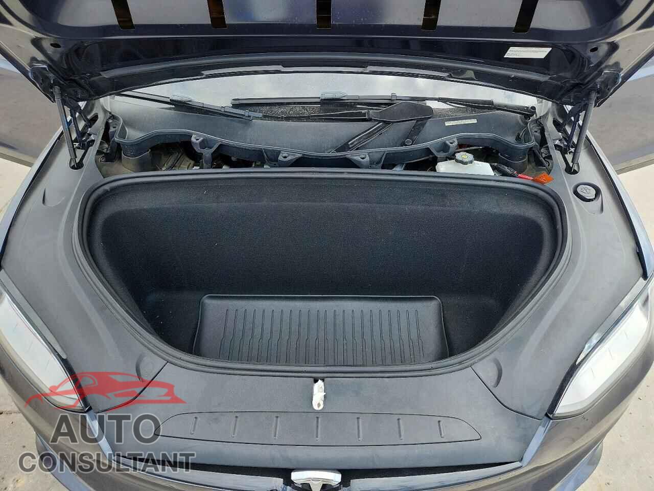 TESLA MODEL X 2023 - 7SAXCBE60PF372421