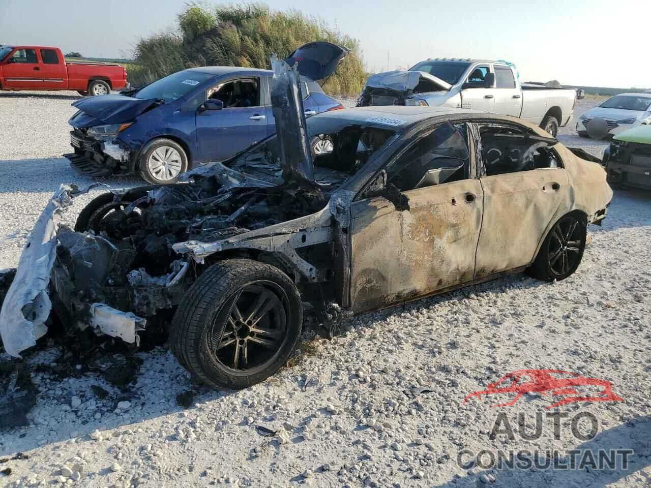 MERCEDES-BENZ E-CLASS 2022 - W1KZF8DB9NB070551