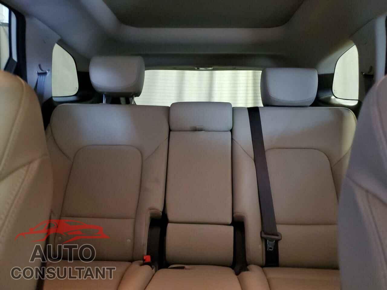 HYUNDAI SANTA FE 2017 - KM8SR4HFXHU185902