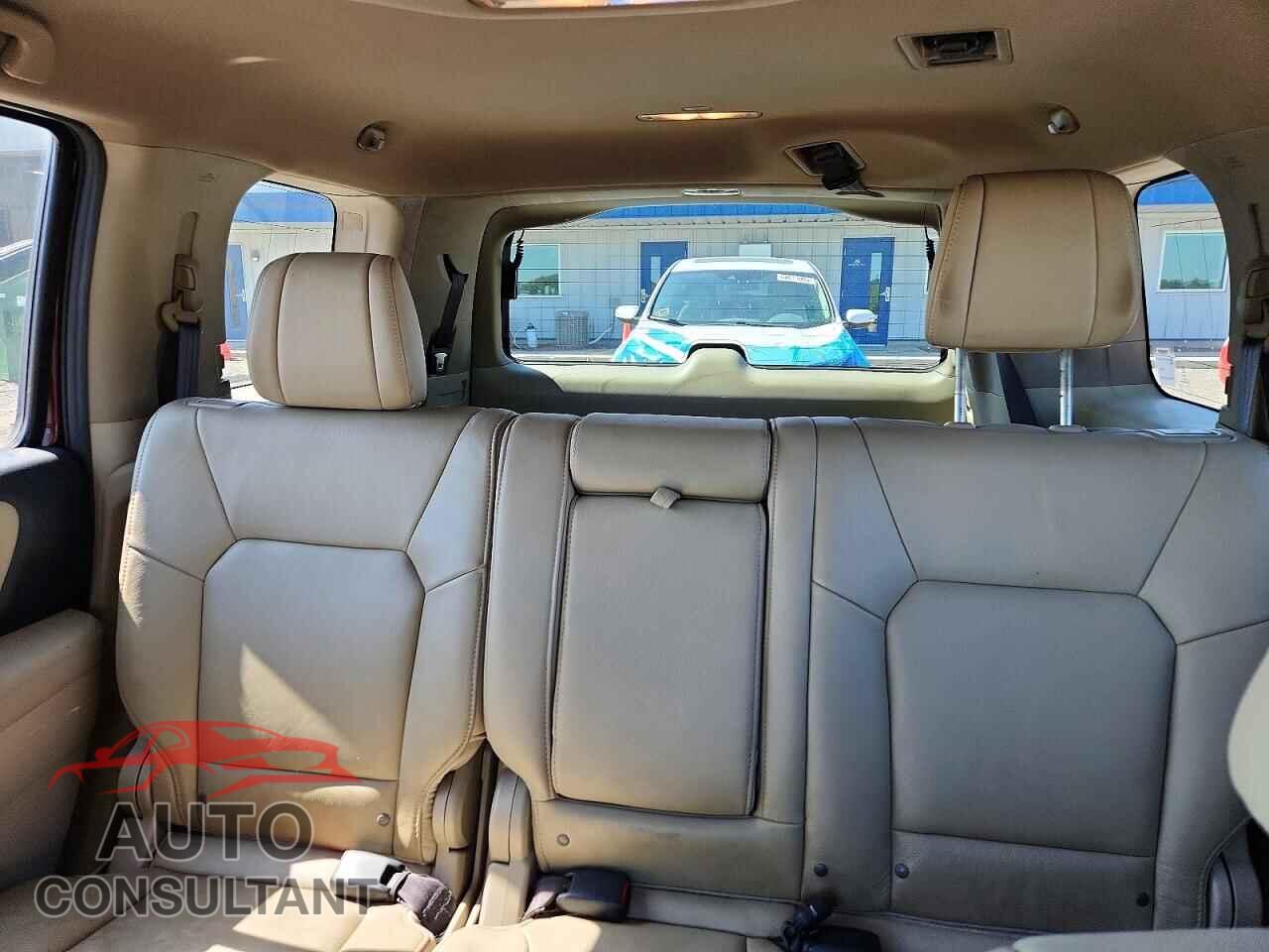 HONDA PILOT 2015 - 5FNYF4H71FB034792