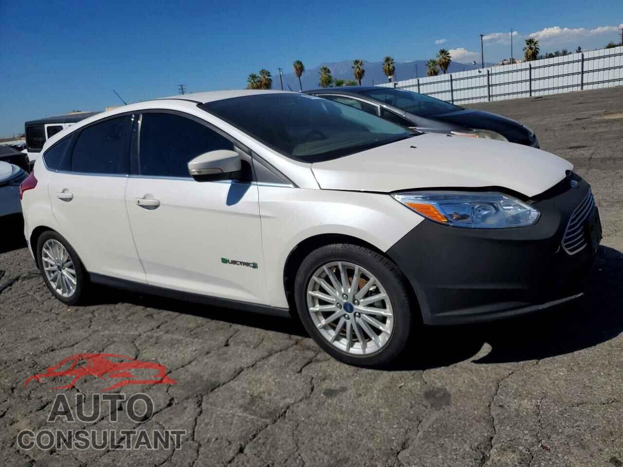 FORD FOCUS 2017 - 1FADP3R4XHL325341