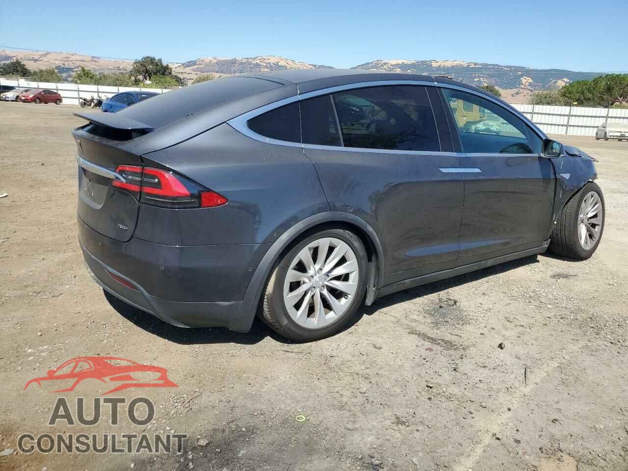 TESLA MODEL X 2016 - 5YJXCBE21GF019647