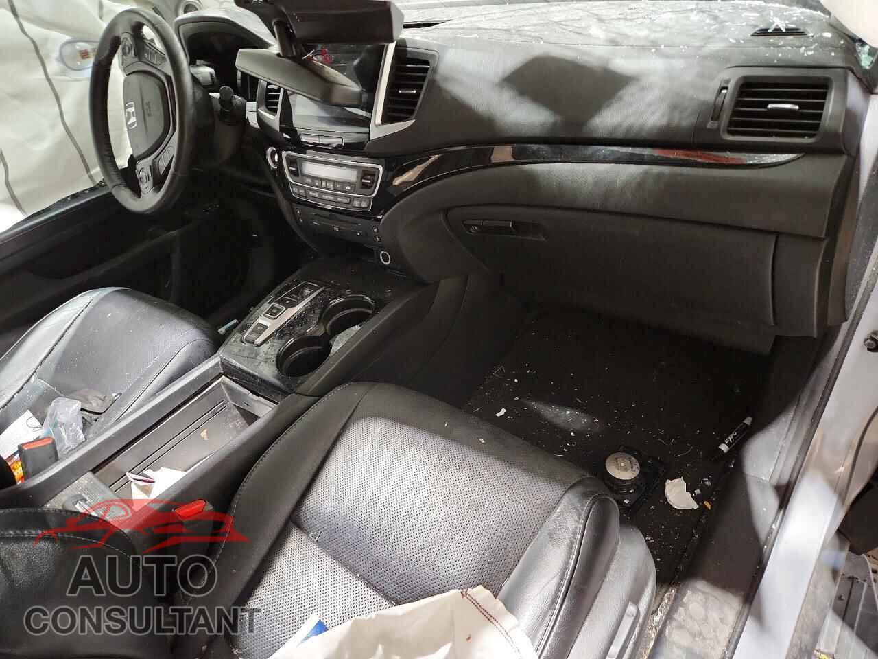 HONDA PILOT 2018 - 5FNYF6H01JB031981