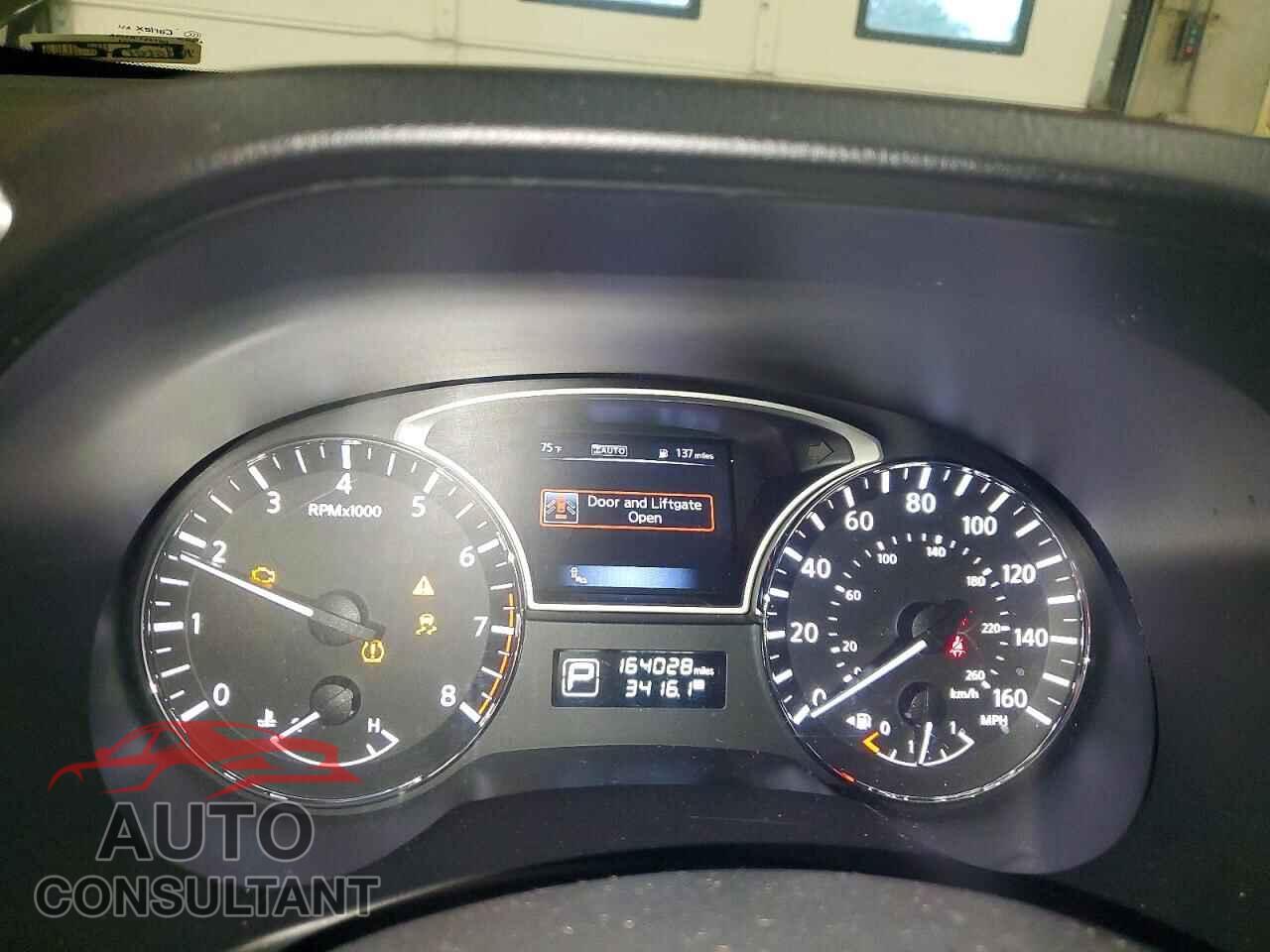 NISSAN PATHFINDER 2015 - 5N1AR2MM1FC684871